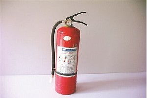 福州市仓山区田林消防器材经营部 为您提供优质的灭火器箱与灭火器供应